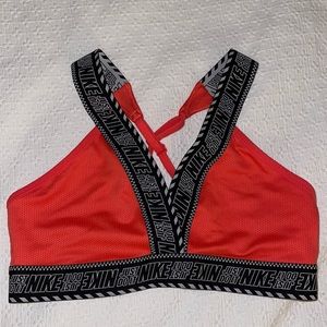 Nike Women’s Sports Bra - Size M